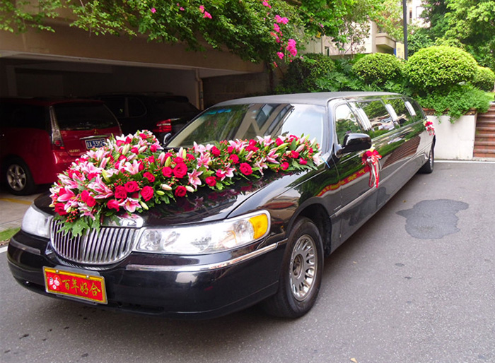 加長(zhǎng)林肯汽車(chē)（黑白兩款）